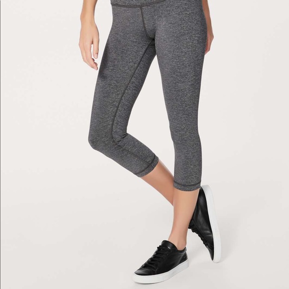 Lululemon crops - Picture 2 of 7